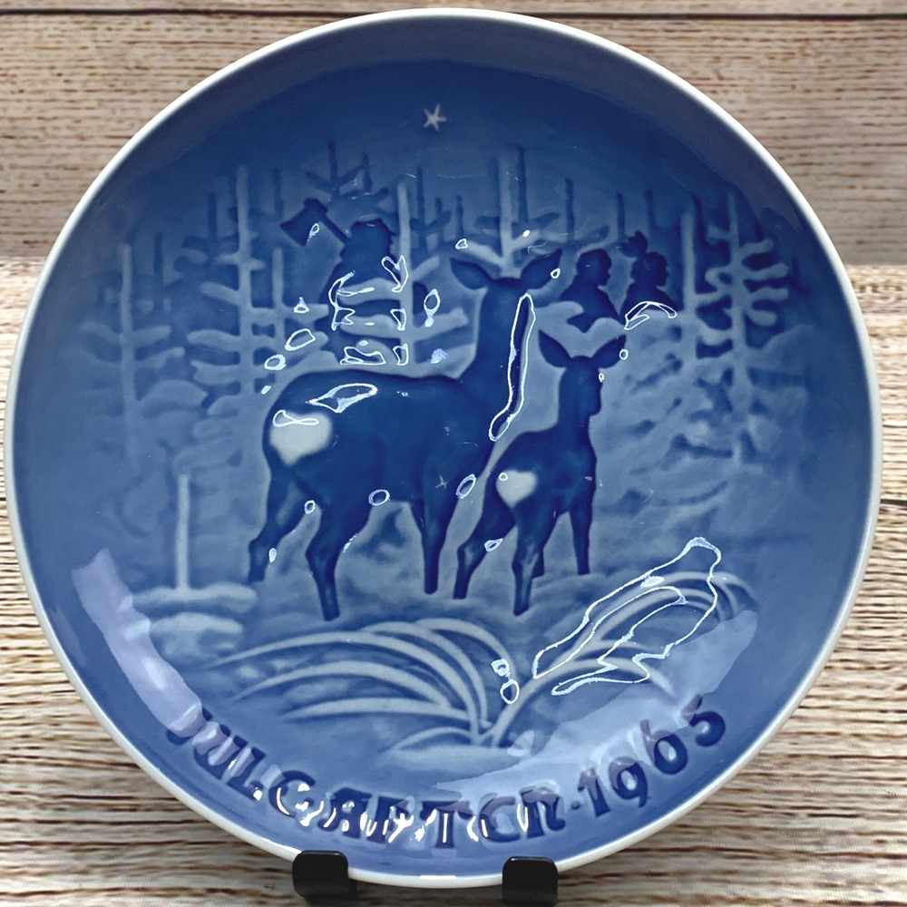 Bing & Grondahl Christmas 7" Plate 1965 I Skoven for Jul Denmark‎